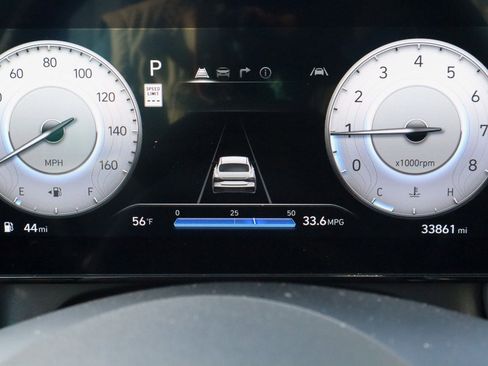 Used 2025 Hyundai Elantra SEL image 28