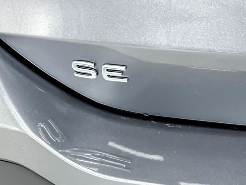 New 2026 Volkswagen Tiguan SE image 25