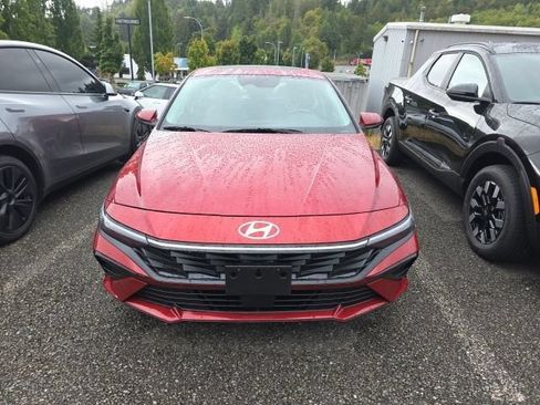 Used 2026 Hyundai Elantra Limited w/ Cargo Package FWD image 8