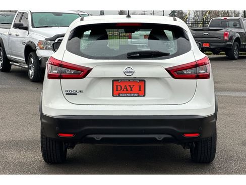 Used 2021 Nissan Rogue Sport S image 6