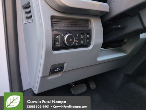 New 2026 Ford F250 XLT w/ XLT Premium Package AWD/4WD image 13