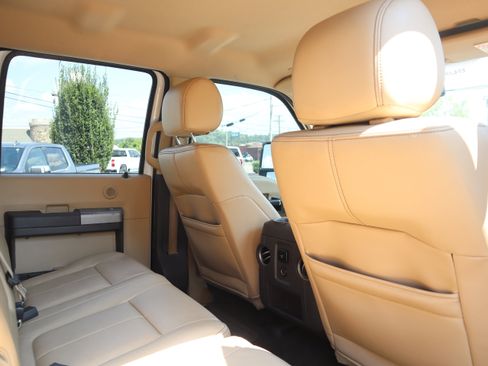 Used 2015 Ford F350 Lariat w/ Lariat Interior Package AWD/4WD image 28