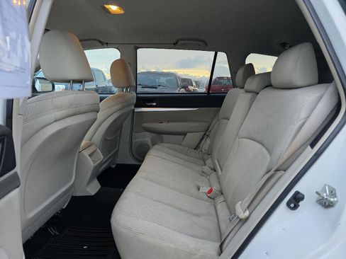Used 2010 Subaru Outback 2.5i Premium image 13