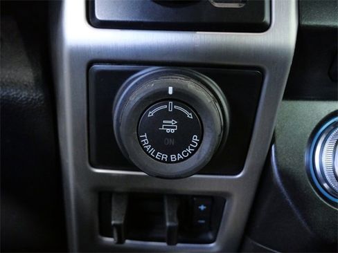 Used 2018 Ford F150 Platinum w/ Equipment Group 701A Luxury image 24