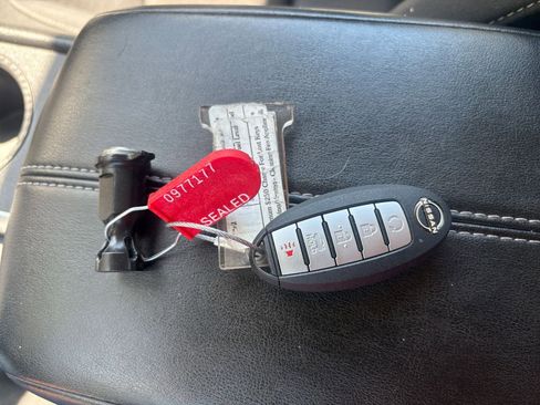 Used 2025 Nissan Altima 2.5 SV FWD image 18