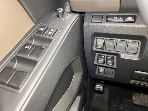 Used 2023 Nissan Frontier SV w/ Technology Package image 6