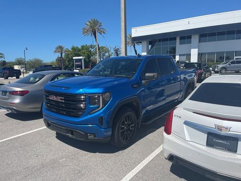 Used 2022 GMC Sierra 1500 Elevation image 2