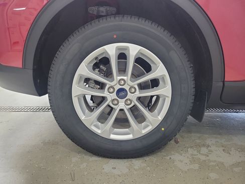 Used 2020 Ford Escape SE image 6