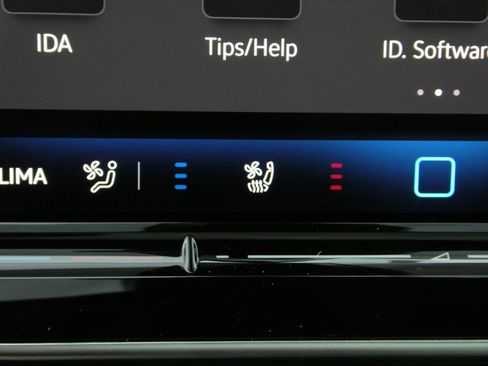 New 2025 Volkswagen ID.4 Pro S image 15