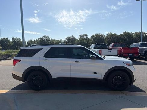 Used 2023 Ford Explorer King Ranch w/ Technology Package AWD/4WD image 6