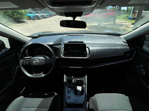 Used 2025 Nissan Rogue S FWD image 10