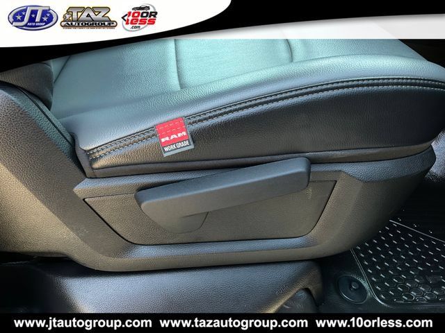 Used 2022 RAM 2500 Tradesman w/ Chrome Appearance Group AWD/4WD image 13