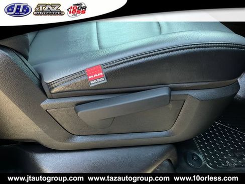 Used 2022 RAM 2500 Tradesman w/ Chrome Appearance Group AWD/4WD image 13