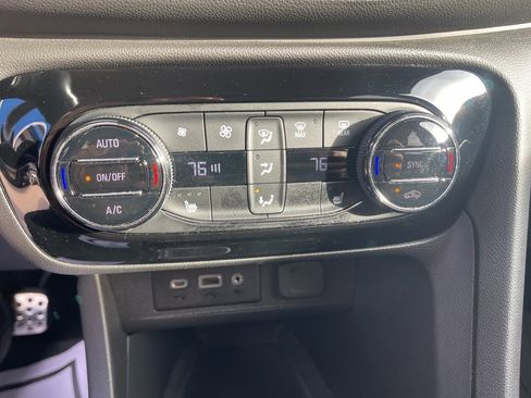 Used 2023 Buick Encore GX Select w/ Sport Touring Package image 26