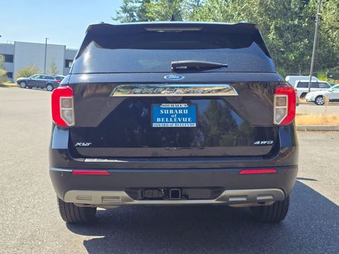 Used 2021 Ford Explorer XLT w/ Equipment Group 202A AWD/4WD image 5