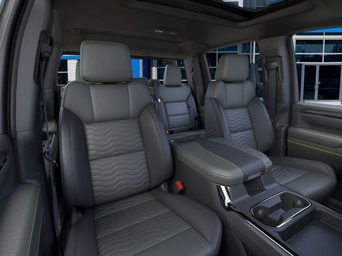 New 2026 Chevrolet Silverado 2500 ZR2 AWD/4WD image 17
