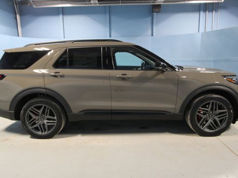New 2026 Ford Explorer ST-Line w/ ST-Line Street Pack image 29
