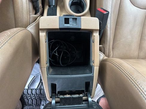 Used 2015 Jeep Wrangler Unlimited Sahara AWD/4WD image 38