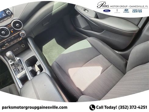 Used 2023 Nissan Sentra SV image 11