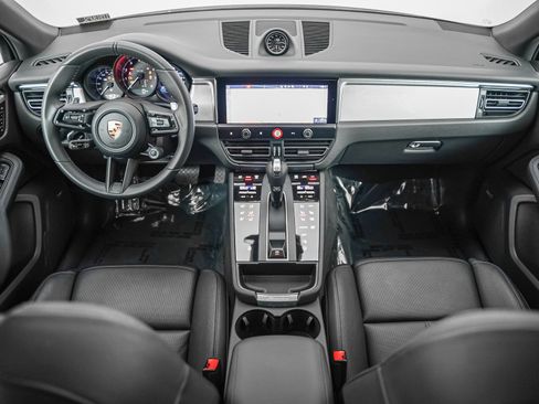 Certified 2026 Porsche Macan AWD/4WD image 14