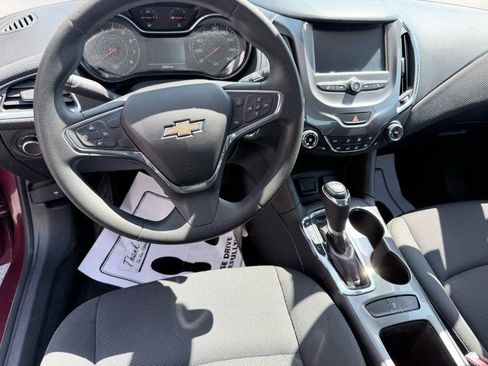 Used 2016 Chevrolet Cruze LT w/ Convenience Package FWD image 9