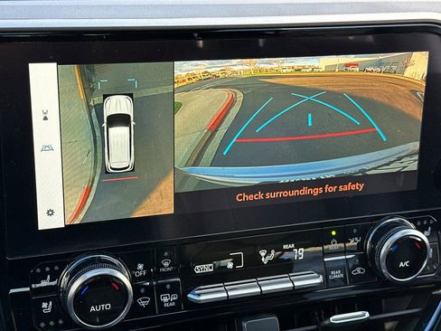 Used 2023 Toyota Highlander Limited image 24