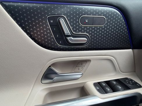 Certified 2025 Mercedes-Benz GLB 250 GLB 250 image 11