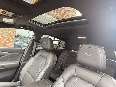 Used 2025 Buick Envista Sport Touring w/ Convenience I Package FWD image 20