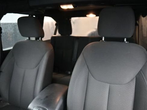 Used 2017 Jeep Wrangler Unlimited Sport w/ Connectivity Group AWD/4WD image 16