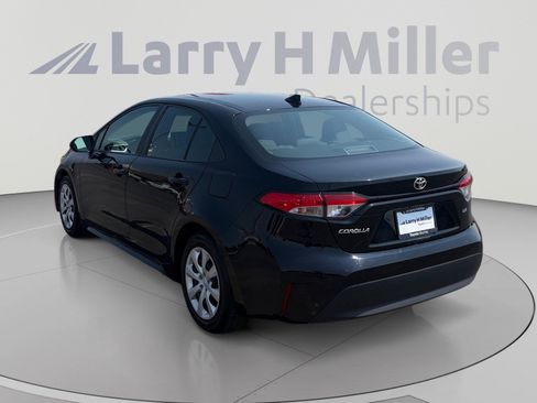 Used 2024 Toyota Corolla LE FWD image 3