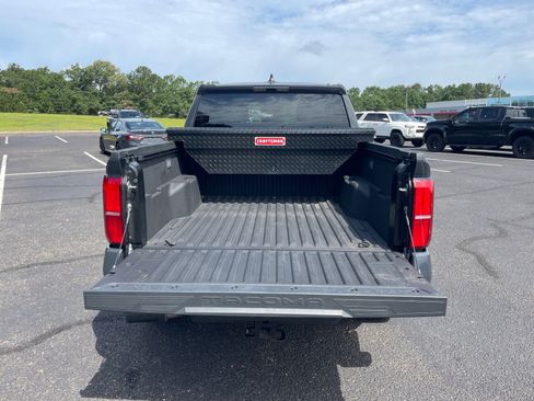 Used 2025 Toyota Tacoma TRD Sport AWD/4WD image 16
