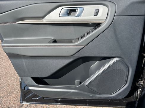 New 2026 Ford Explorer Active AWD/4WD image 13