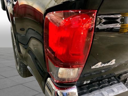 Certified 2023 Toyota Tacoma SR5 AWD/4WD image 29