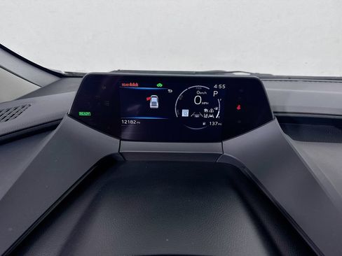 Used 2025 Toyota Prius XLE FWD image 18