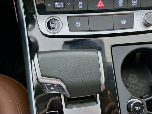 Used 2021 Audi Q8 Premium Plus image 18