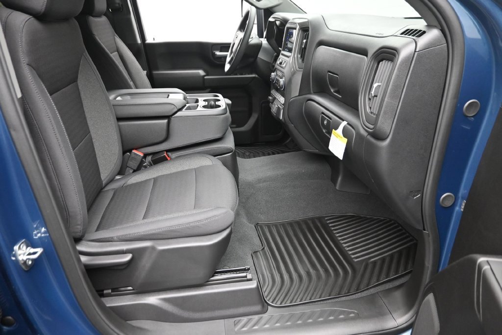 New 2026 Chevrolet Silverado 2500 Custom w/ Custom Value Package AWD/4WD image 9
