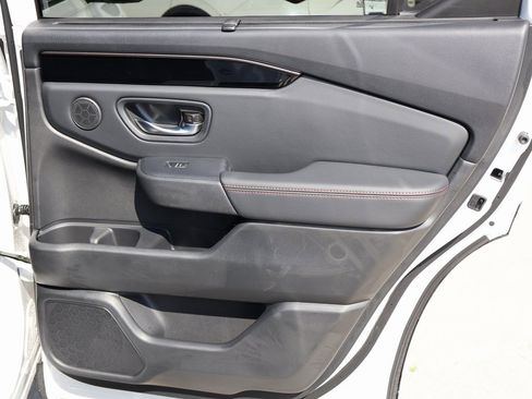 New 2025 Honda Pilot TrailSport image 15