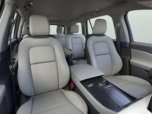 New 2026 Lincoln Aviator 2WD image 10