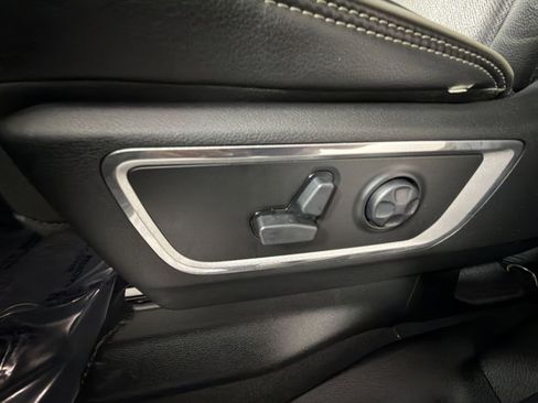 Used 2019 RAM 1500 Laramie image 14