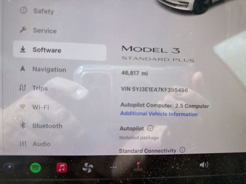 Used 2019 Tesla Model 3 Standard Range Plus image 12