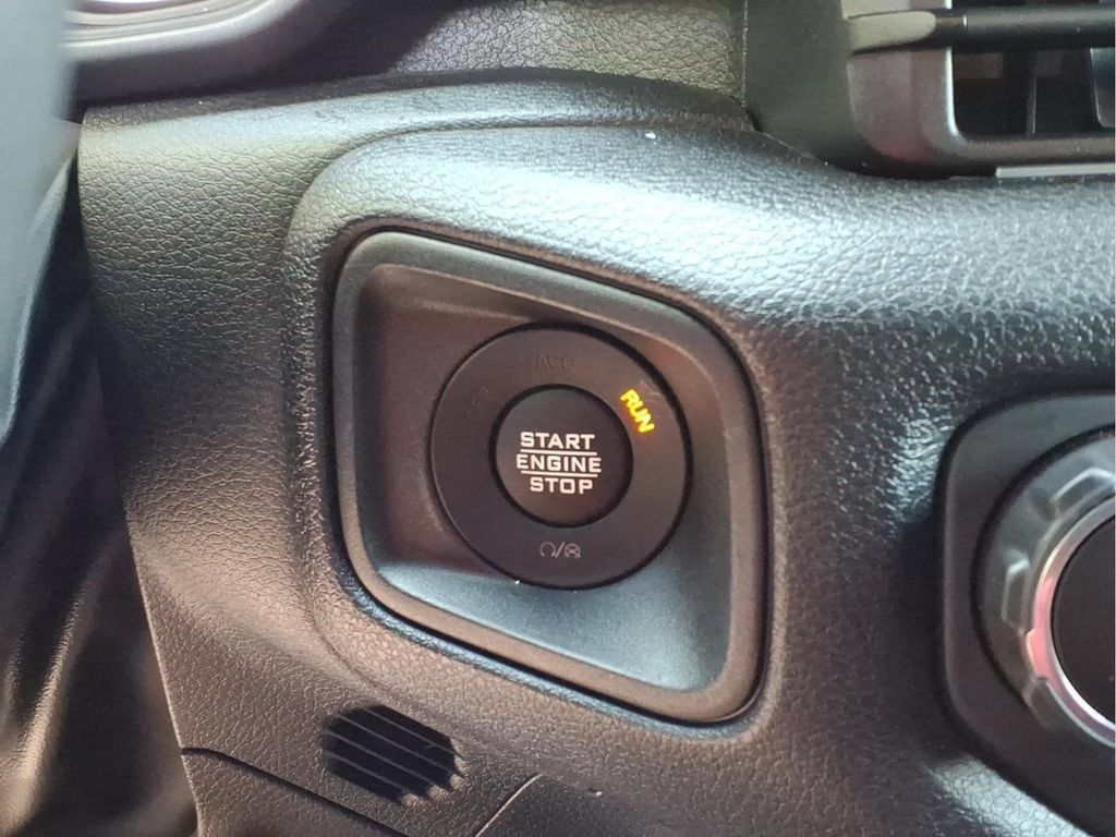 Used 2024 Jeep Gladiator Sport AWD/4WD image 9