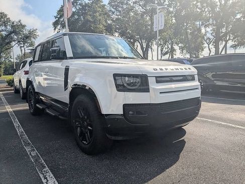Used 2025 Land Rover Defender 110 X-Dynamic SE AWD/4WD image 6