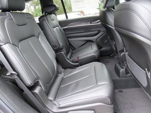 New 2025 Jeep Grand Cherokee L Limited w/ Black Appearance Package image 30