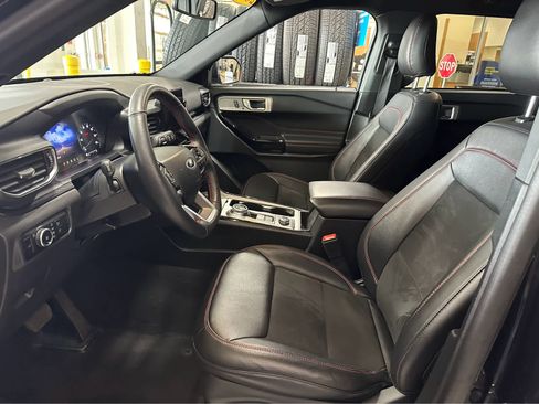 Used 2024 Ford Explorer ST-Line w/ Class IV Trailer Tow Package image 25