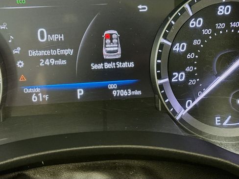 Used 2020 Toyota Highlander XLE image 19