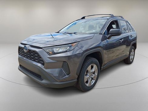 Used 2022 Toyota RAV4 LE AWD/4WD image 5