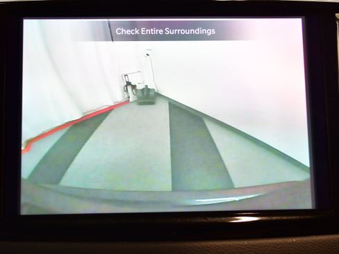 Used 2023 Chrysler Pacifica Touring-L FWD image 28
