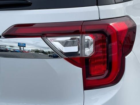 Used 2023 GMC Acadia SLT FWD image 14