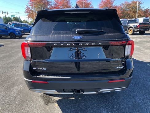 New 2026 Ford Explorer Active w/ Active Comfort Package image 4