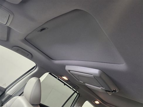 Used 2022 Honda Pilot Elite image 12